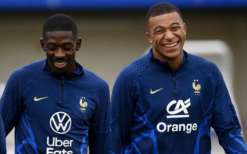 Ο… Εμπαπέ «καλωσόρισε» τον Ντεμπελέ στην Παρί!