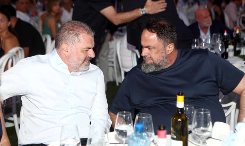 «Παίζει το κεφάλι του» με Νιούκαστλ ο Ποστέκογλου: «Ο Μαρινάκης δεν διστάζει ν’ απολύει προπονητές σε μικρό χρονικό διάστημα»