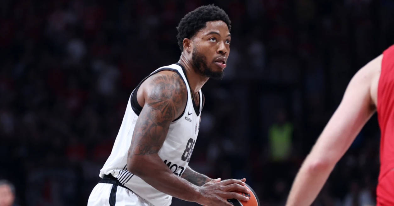 Ταϊρίκ Τζόουνς: Η οικογενειακή τραγωδία, το τατουάζ της ζωής του και η ιστορία πίσω από τον αριθμό 88