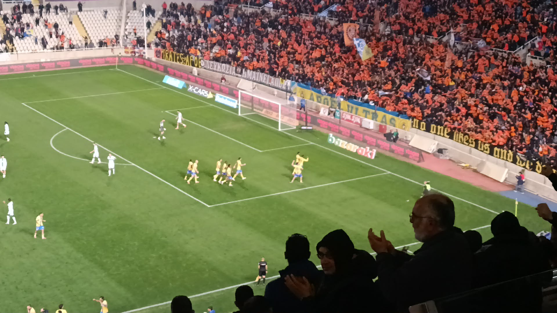 ΠΑΡΤΙ στο ΓΣΠ από τους ΑΠΟΕΛίστες μετά την νίκη στο ντέρμπι - ΒΙΝΤΕΟ