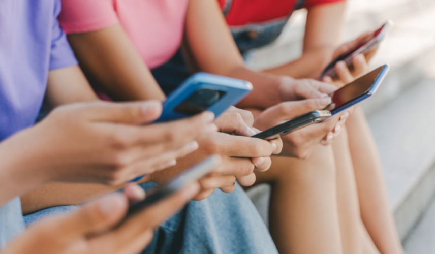 Μπλόκο στα social media σε ανηλίκους και από την ΕΕ - Παρουσίασε application για να επαληθεύει την ηλικία όλων των χρηστών!