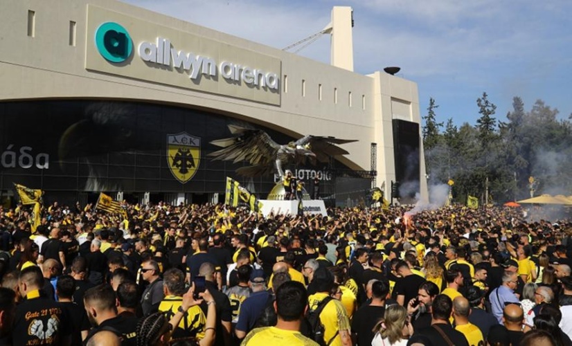 Ένταση έξω από την Allwyn Arena, λίγο πριν τη σέντρα στο ΑΕΚ-Ολυμπιακός - Δείτε γιατί