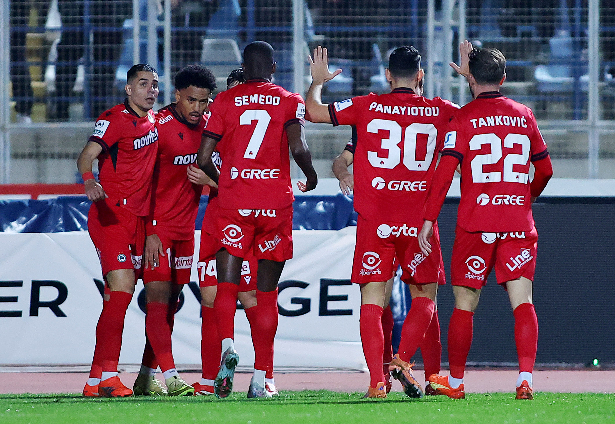 Φουλ για τίτλο οι Έλληνες της Ομόνοιας: Της Ελλάδος τα παιδιά στην Κύπρο