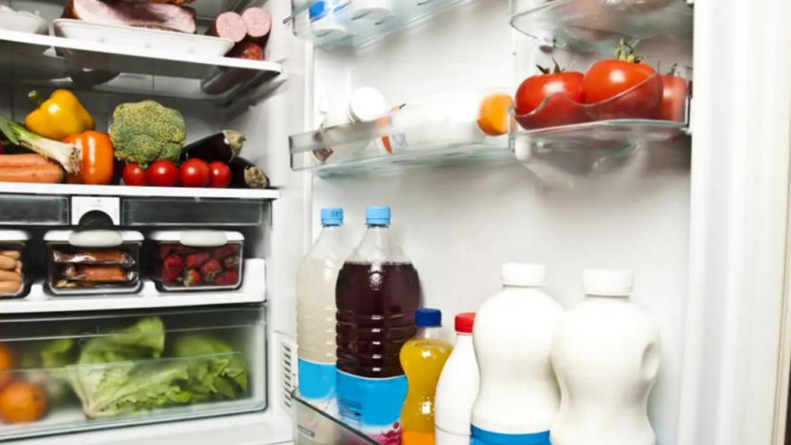 Το λάθος που κάνουμε όλοι με το ψυγείο: Γιατί δεν πρέπει να βάζετε το βούτυρο και το γάλα στην πόρτα - Ποια άλλα τρόφιμα δεν ταιριάζουν εκεί