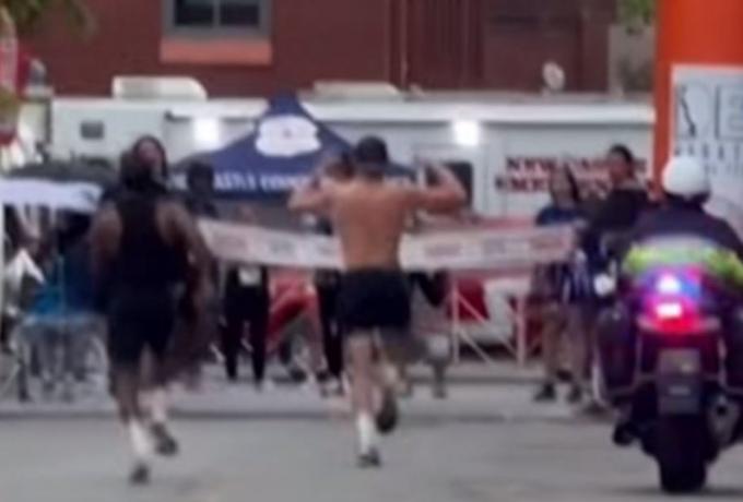 Viral βίντεο: Δρομέας σε μαραθώνιο άρχισε να πανηγυρίζει πριν τερματίσει και τον προσπέρασαν