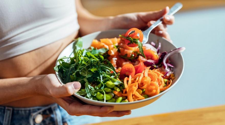 Τι τρώει μια vegan διαιτολόγος για να καλύπτει όλα τα θρεπτικά συστατικά