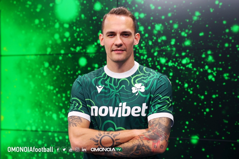 Καλωσόρισε Μπάλκοβετς η Ομόνοια - Πόζαρε με την πράσινη φανέλα (ΦΩΤΟΓΡΑΦΙΕΣ)