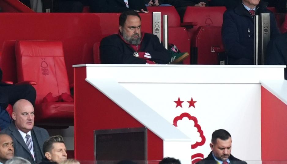 Οι μούντζες του έξαλλου Βαγγέλη Μαρινάκη σε μεγάλη χαμένη ευκαιρία της Νότιγχαμ (BINTEO)