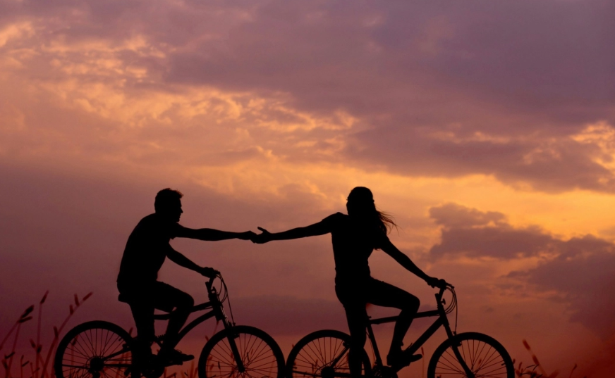 Παντρεμένο ζευγάρι αποφασίζει να έχει ανοιχτή σχέση: «Αυτοί είναι οι 10 κανόνες μας»