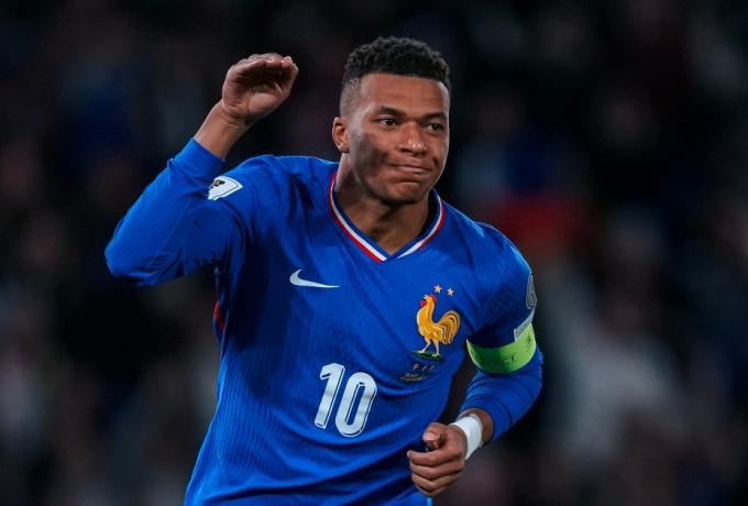 Ο Μπαπέ τα έχει «400» και ξεπέρασε Μέσι και Ρονάλντο