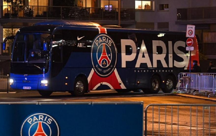 Επίθεση με πέτρες στο πούλμαν