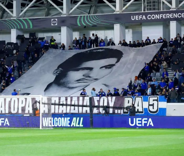 «Ο Ευαγόρας δεν κατεβαίνει ποτέ –  Ο Ευαγόρας θα παραμένει πάντα εκεί που ανήκει, Ψηλά και Αθάνατος»