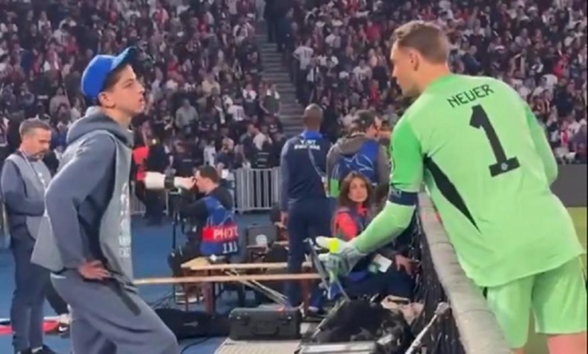 Ο πιτσιρικάς που δεν έδινε την μπάλα στην Τσέλσι, έπαιζε και με την υπομονή του Νόιερ! (ΒΙΝΤΕΟ)