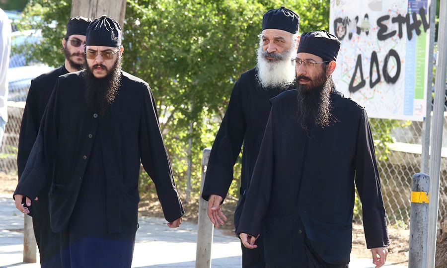 Συγκλονίζουν μάρτυρες στη δίκη Αββακουμ: «Θέλουμε εικόνες που θα σου μιλούν και όχι Μίκι Μάους» - «Έχασα την πίστη μου»