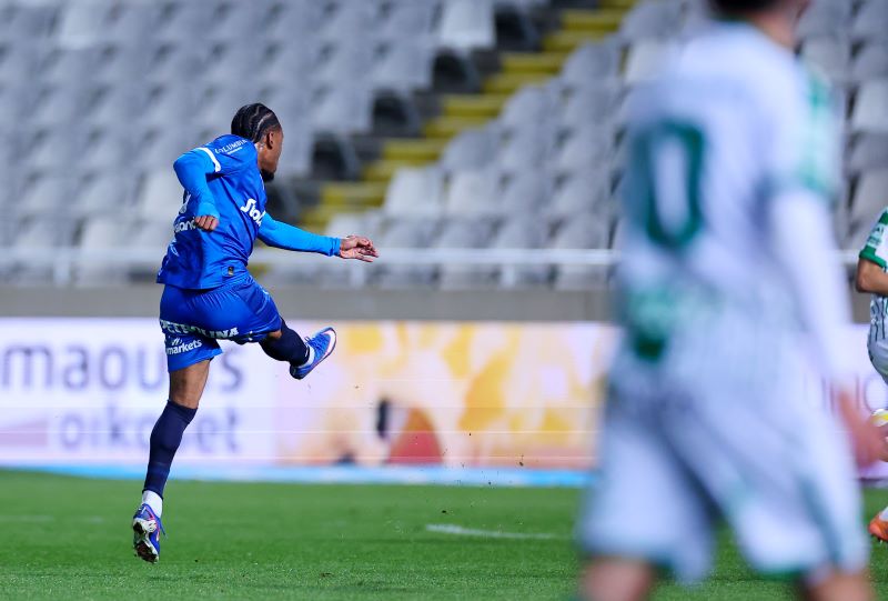 Μπορούσε να πιάσει την «κανονιά» του Γκάρι Ροντρίγκεζ ο Ουζόχο; (ΒΙΝΤΕΟ) 