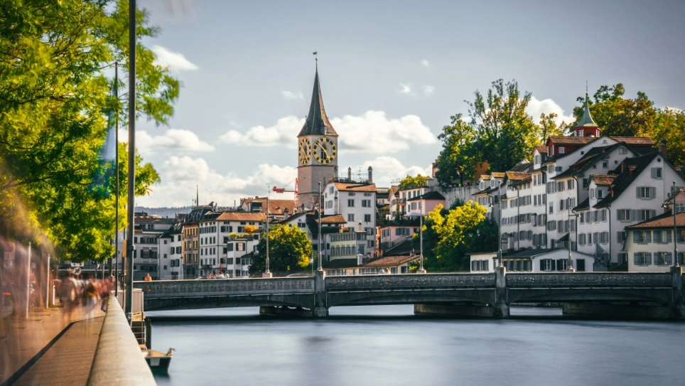 Η χώρα που αναζητά εργαζομένους με μισθούς έως και 6.500 ευρώ: Οι πιο περιζήτητοι τομείς