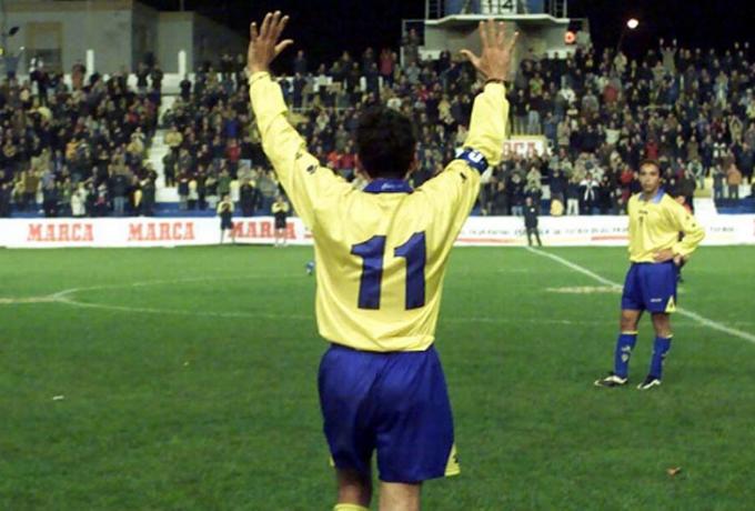 Έκανε αδιανόητα πράγματα: Ο μάγος που θα γινόταν ο διάδοχος του Μαραντόνα δεν έβγαλε ποτέ τη νύχτα από μέσα του