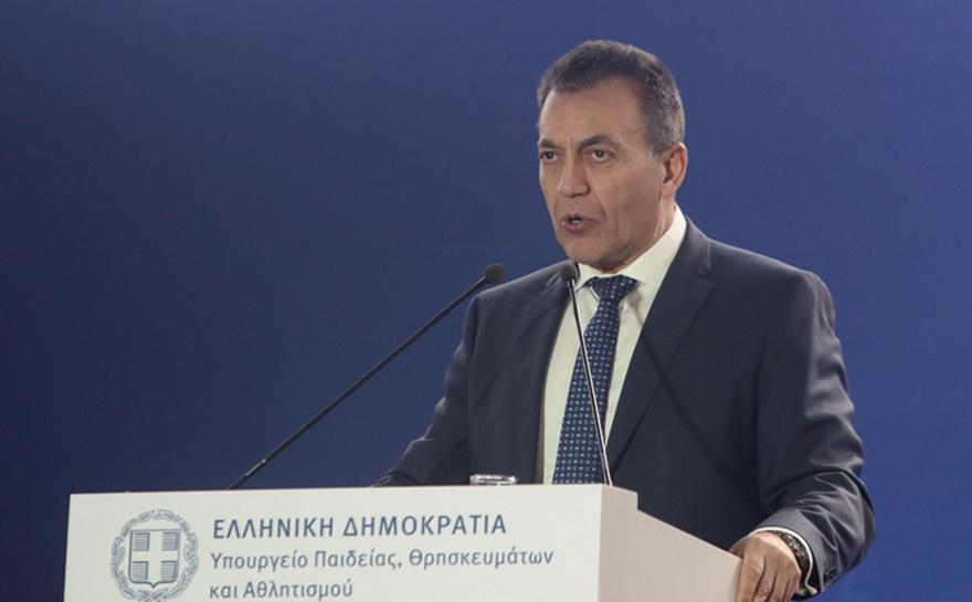 Βρούτσης: «Δεν έχει νόημα να έρθουν χωριστά – Αν δεν έρθουν ως τις 15:00 τέλος το πρωτάθλημα»