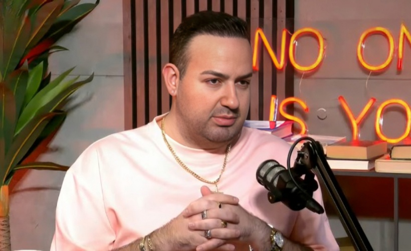 Μαυρίκιος Μαυρικίου για σεξουαλική ταυτότητα: «Δεν είμαι αυτό που νομίζετε, και οι άντρες κάνουν πεντικιούρ» (ΒΙΝΤΕΟ)