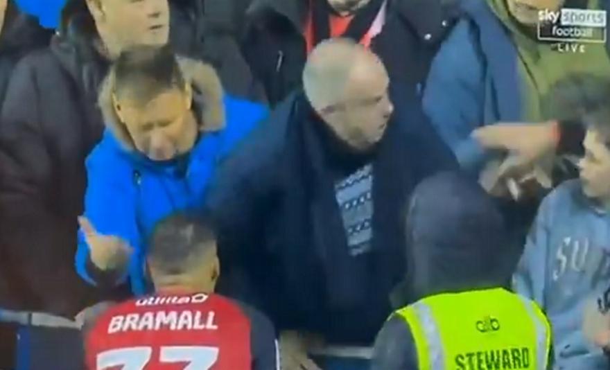 «Έπαιξαν» μπουνιές οπαδοί τη στιγμή που ξεσπούσαν στους ποδοσφαιριστές! (BINTEO)