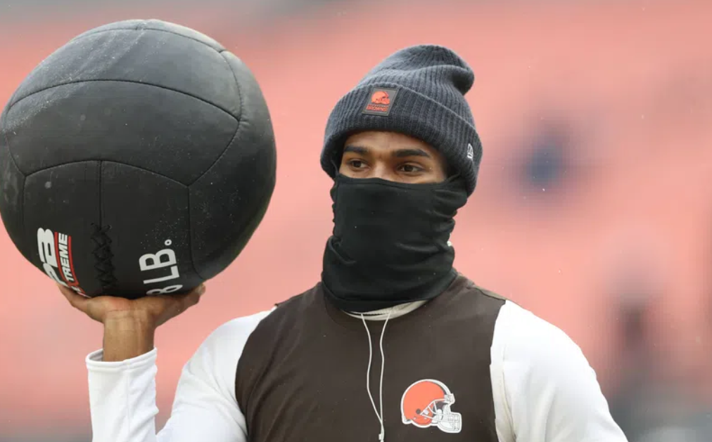 Πέντε λεπτά προπόνηση με med ball για δύναμη και κάψιμο λίπους — ούτε γυμναστήριο δεν χρειάζεται