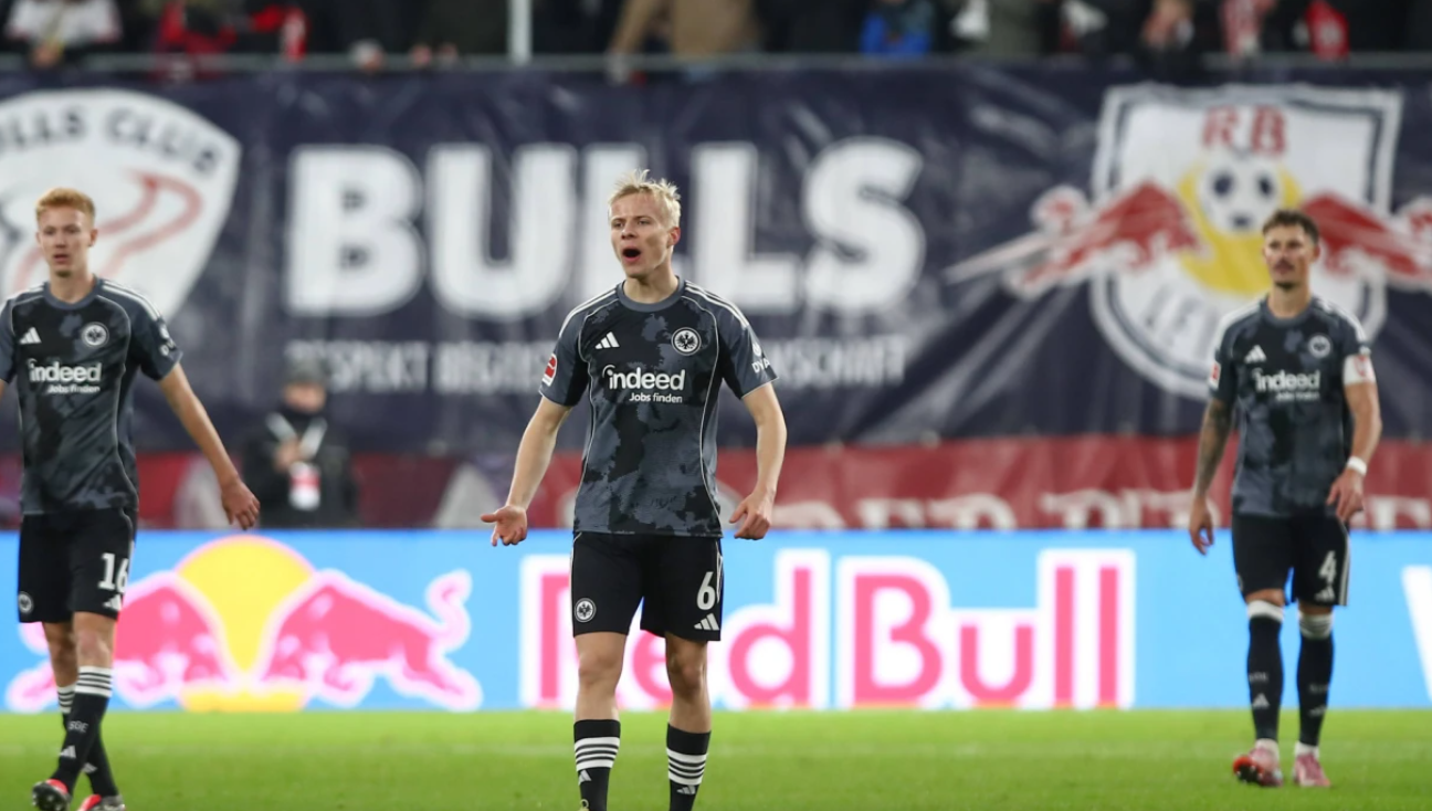 Ο απίθανος λόγος απόλυσης του γιατρού της Άιντραχτ Φρανκφούρτης