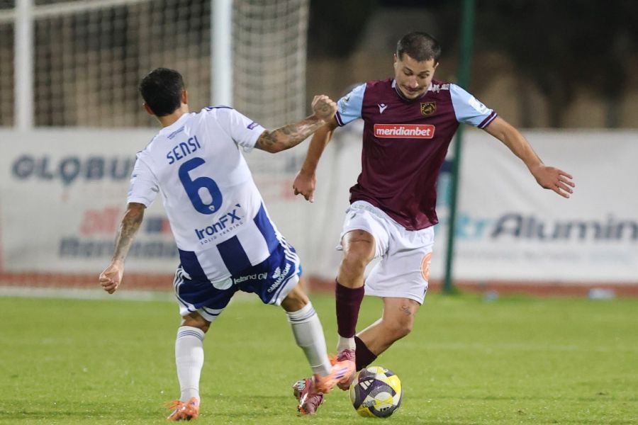 Σένσι: ;Δεν έχω κανένα σχόλιο να κάνω για το μέλλ&omic