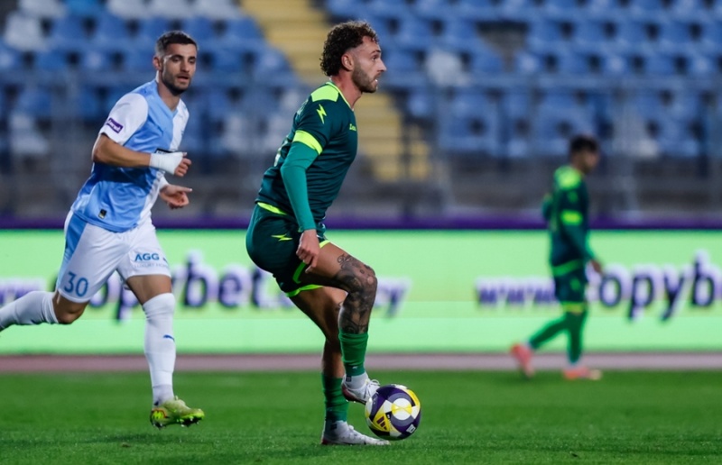 Από την Κύπρο στο Βιετνάμ - Η νέα ομάδα του Σκωτσέζου μέσου (ΦΩΤΟΓΡΑΦΙΑ)