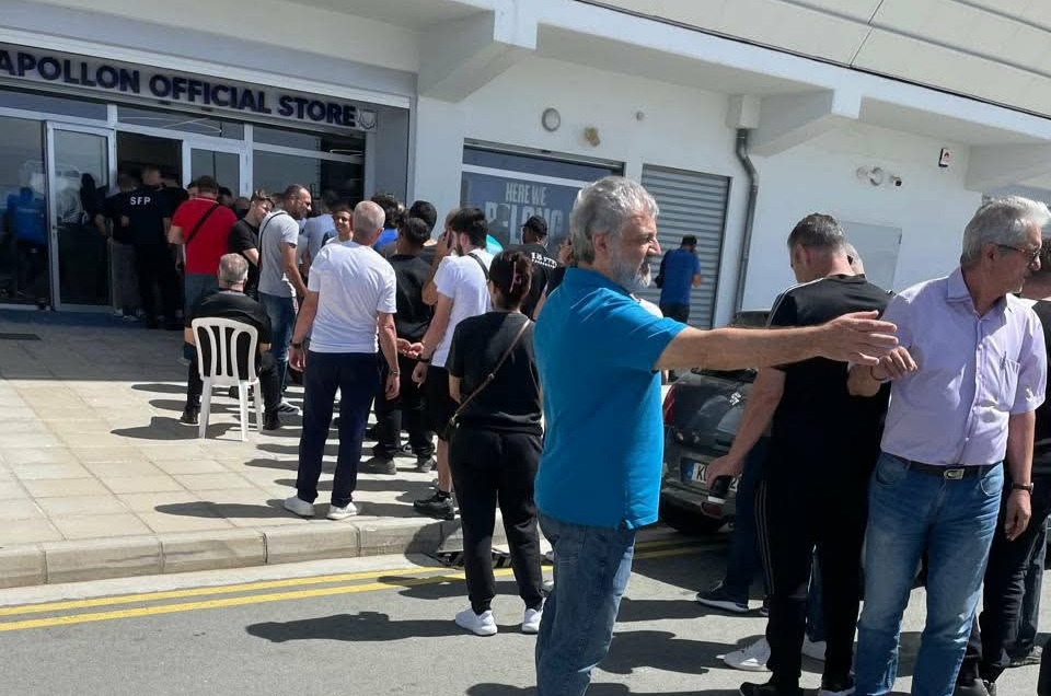 Δίψα για τα εισιτήρια του τελικού: ΟΥΡΕΣ από τους Απολλωνίστες στην μπουτίκ!