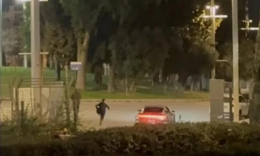 Απίθανη σκηνή με οπαδό του Παναθηναϊκού να παίρνει στο κυνήγι την Porsche του Ναν για ένα αυτόγραφο