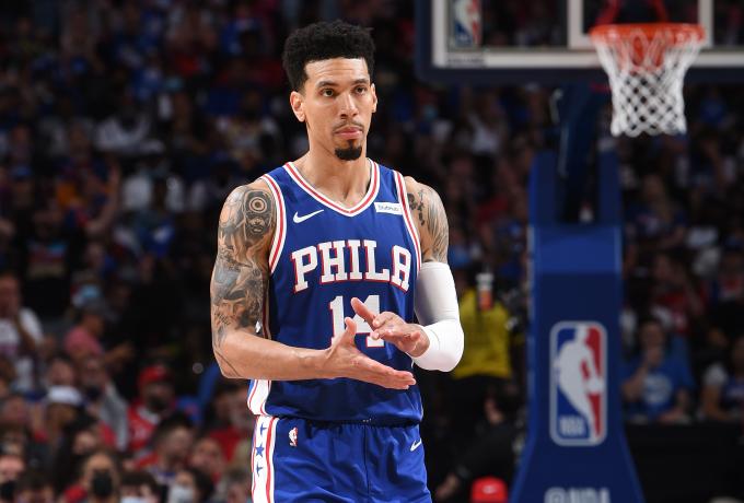 Επέστρεψε στους Σίξερς ο Ντάνι Γκριν