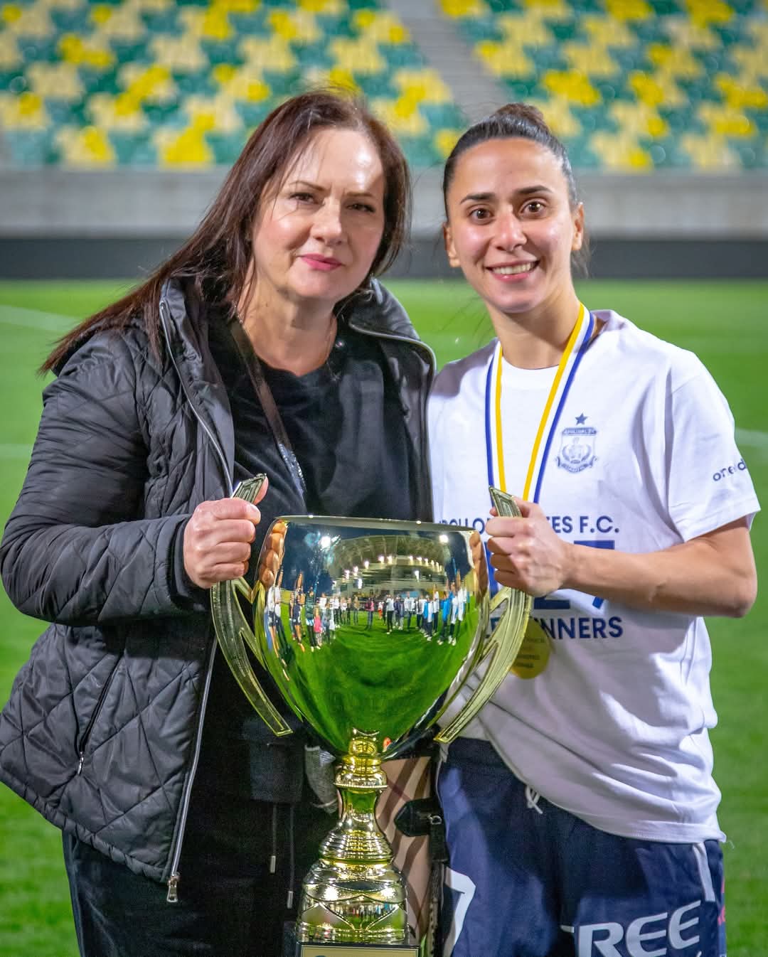 Ανάρτηση Apollon Ladies για την γιορτή της μητέρας (Φωτογραφίες)