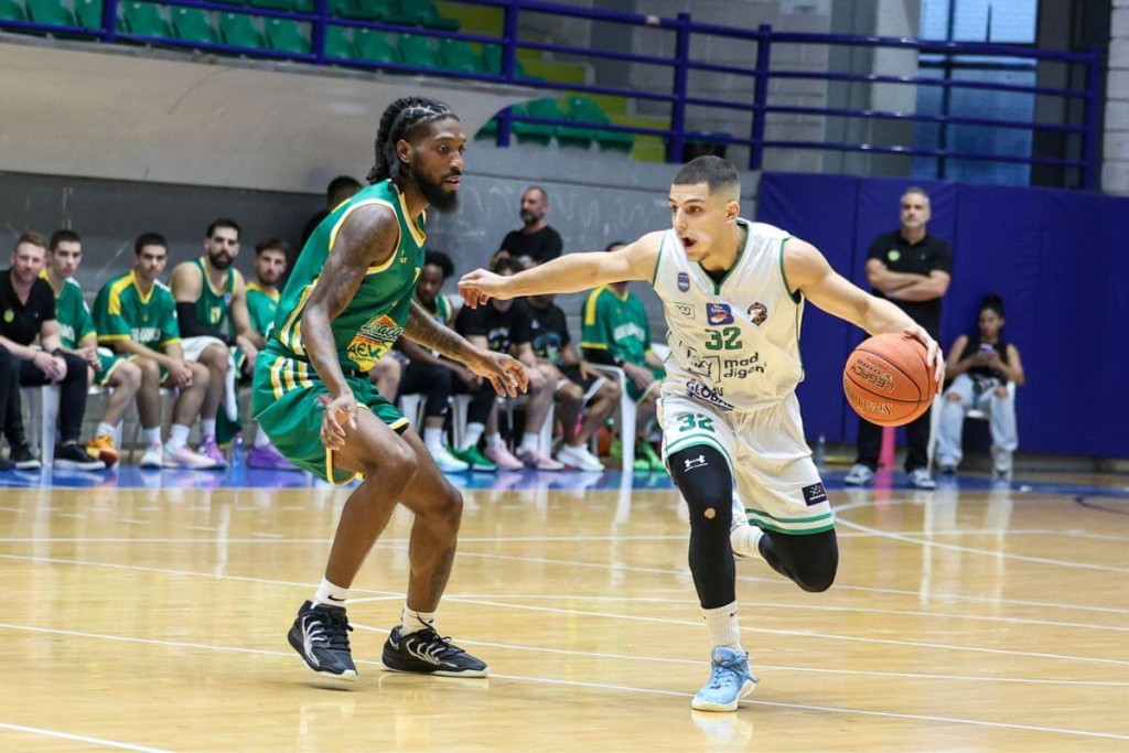 Νέα νίκη για την Πετρολίνα ΑΕΚ, που κέρδισε εκτός, τον MAD Διγενή, παραμένοντας πρώτη και αήττητη. Νέα νίκη για την Πετρολίνα ΑΕΚ, που κέρδισε εκτός, τον MAD Διγενή, παραμένοντας πρώτη και αήττητη.