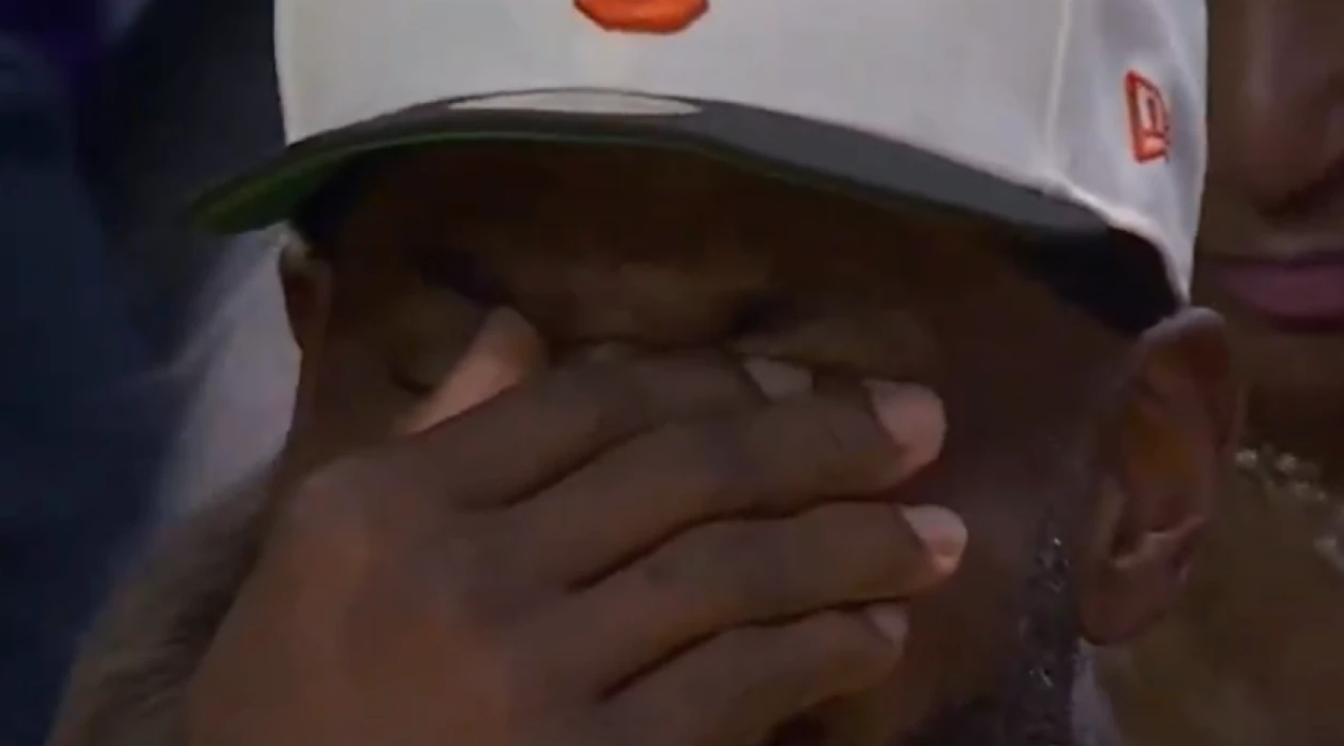 Viral αντίδραση: Ο Λεμπρόν Τζέιμς δάκρυσε από τα γέλια! 