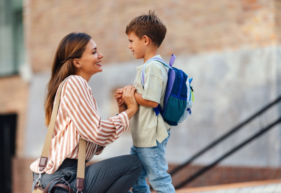 Τι δεν πρέπει να ρωτάτε το παιδί αμέσως μετά το σχολείο