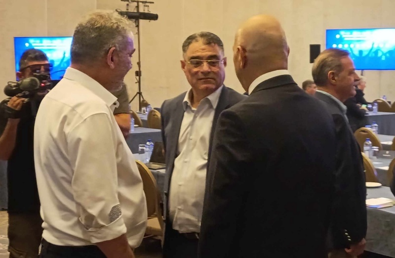 Πηγαδάκι… ΑΠΟΕΛ-Ομόνοια και Λοϊζίδης! (ΦΩΤΟΓΡΑΦΙΑ)