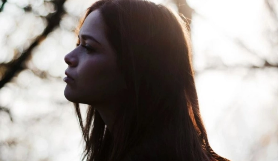 Γιατί οι ήσυχοι άνθρωποι παρεξηγούνται; 7 χαρακτηριστικά που κανείς δεν βλέπει