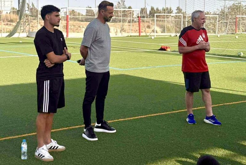 Όμορφο σκηνικό με Χάμπο και Μάντζιο (ΦΩΤΟΓΡΑΦΙΕΣ)