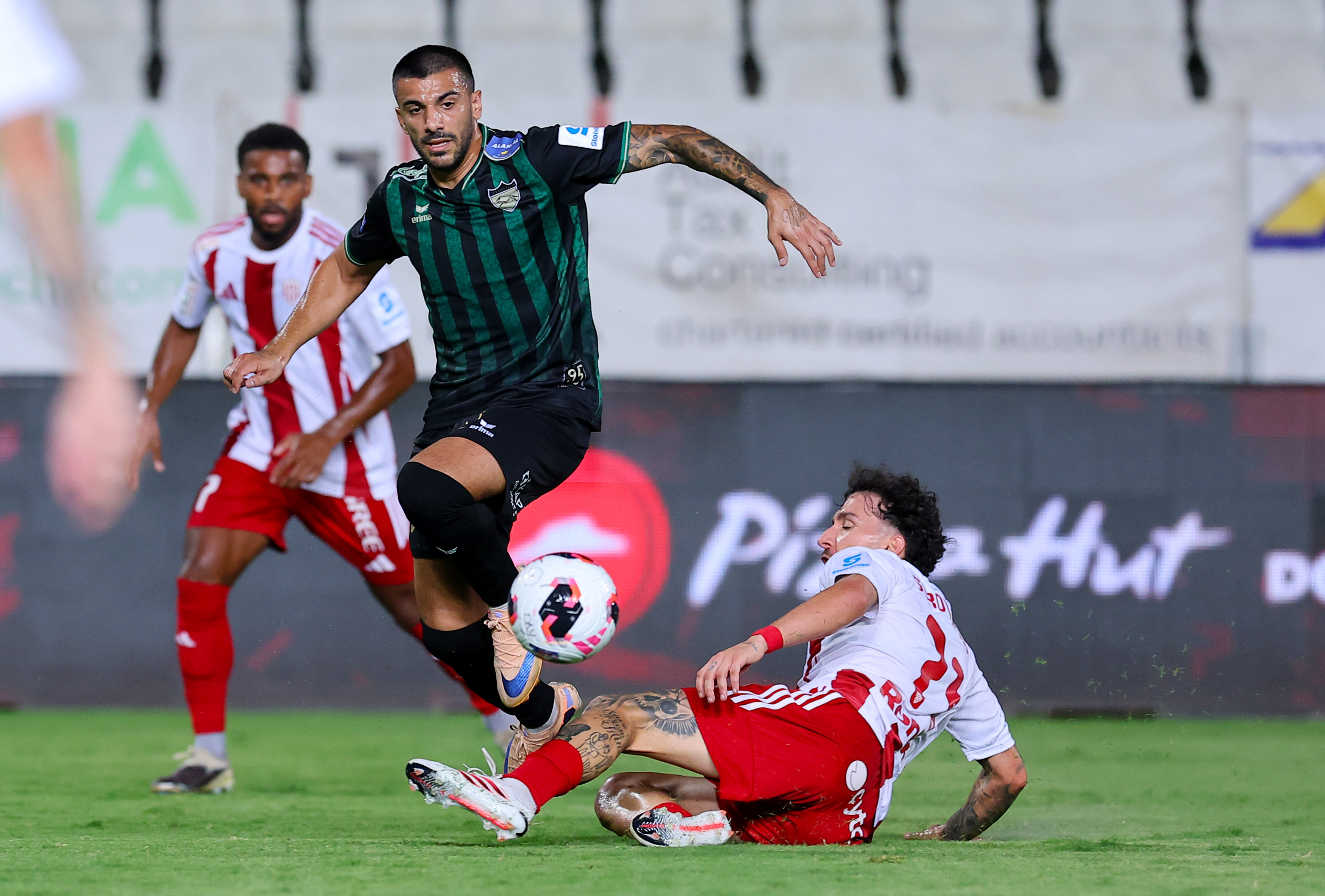 LIVE: Ολυμπιακός - Νέα Σαλαμίνα 1-0 (Α' ΗΜΙΧΡΟΝΟ)