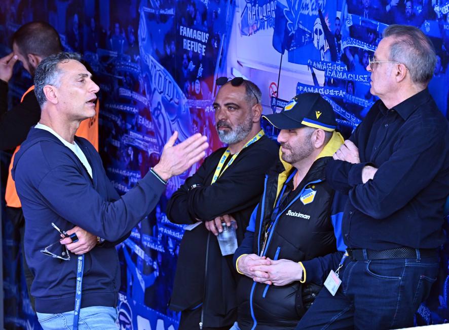 Παίρνει τη σκυτάλη από ιστορική μορφή