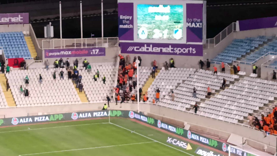 Ομόνοια-ΑΠΟΕΛ: Επεισόδια στις κερκίδες μετά το 90′ – Παρέμβαση Αστυνομίας (ΒΙΝΤΕΟ)