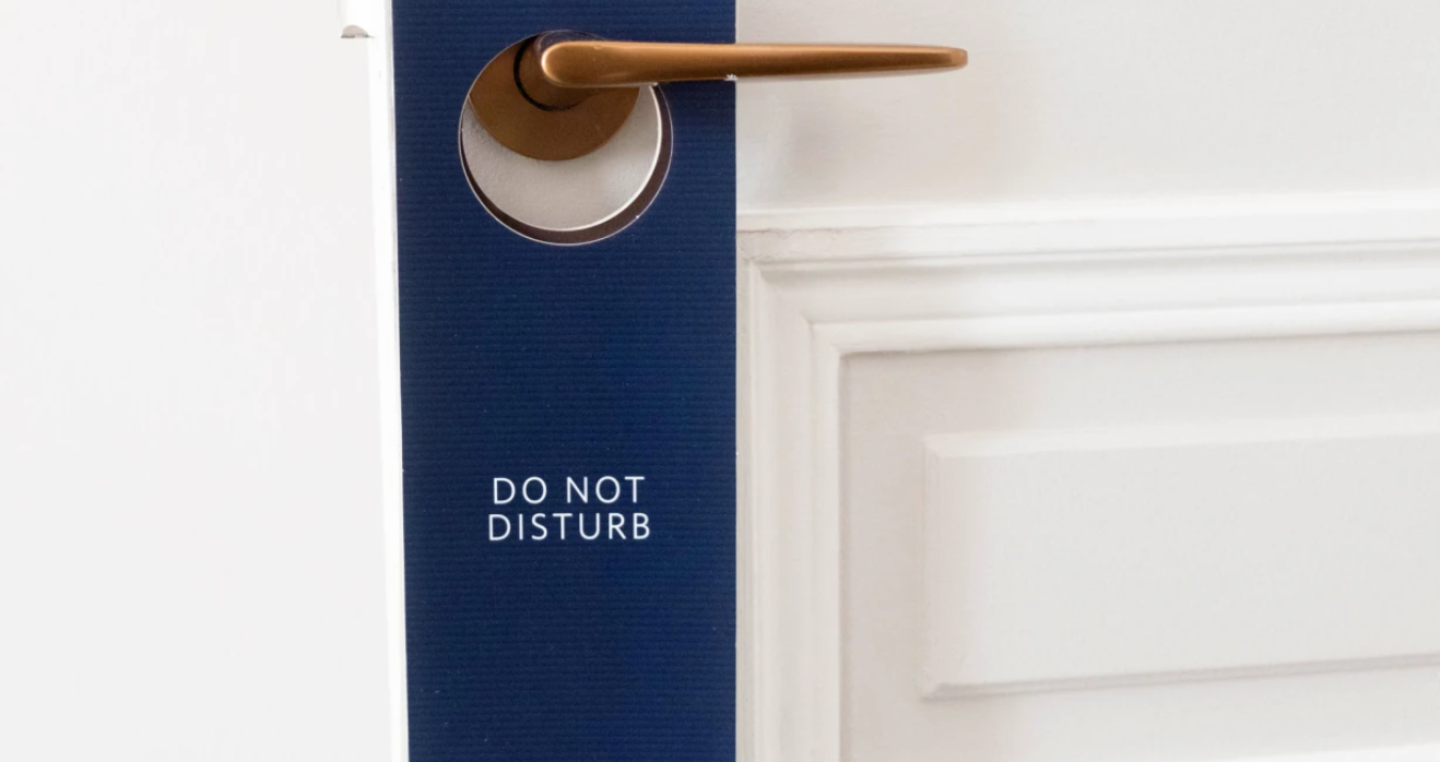 Σκάνδαλο σε μεγάλη ποδοσφαιρική ομάδα - Παντρεμένοι παίκτες καλούσαν γυναίκες σε δωμάτια ξενοδοχείων αντί να κάνουν φυσικοθεραπείες