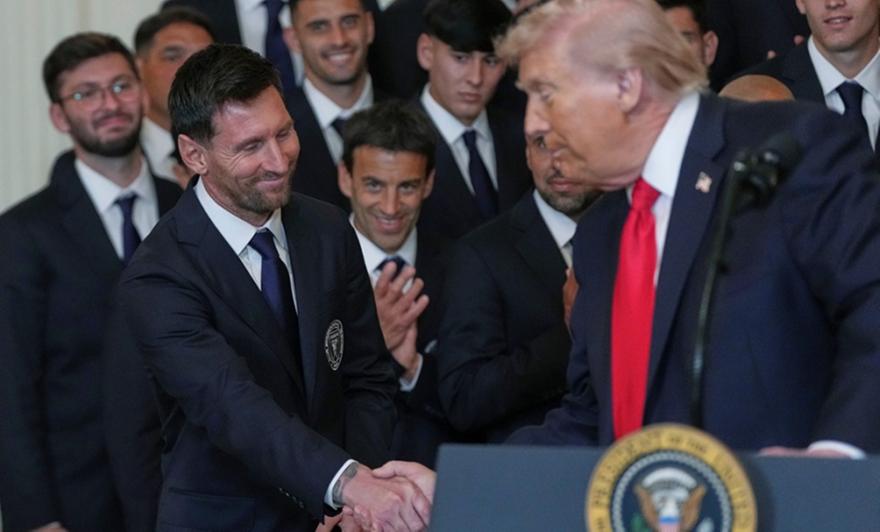 Υποδέχθηκε την Ίντερ Μαϊάμι στον Λευκό Οίκο ο Τραμπ - θερμή χειραψία με τον Μέσι (ΦΩΤΟΓΡΑΦΙΕΣ&ΒΙΝΤΕΟ)