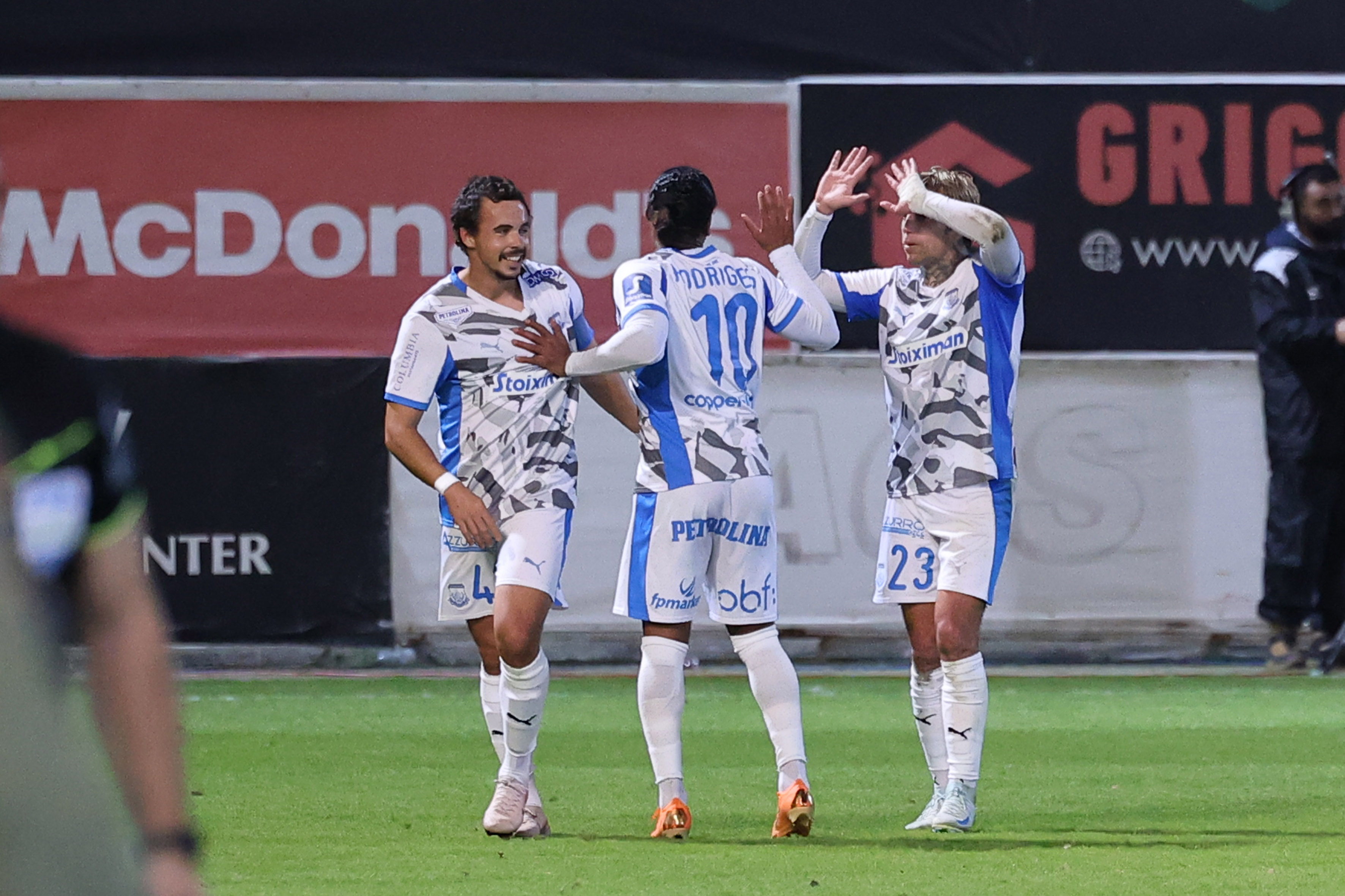 ΑΠΟΛΛΩΝΑΣ: Να κλείσει... καρέ