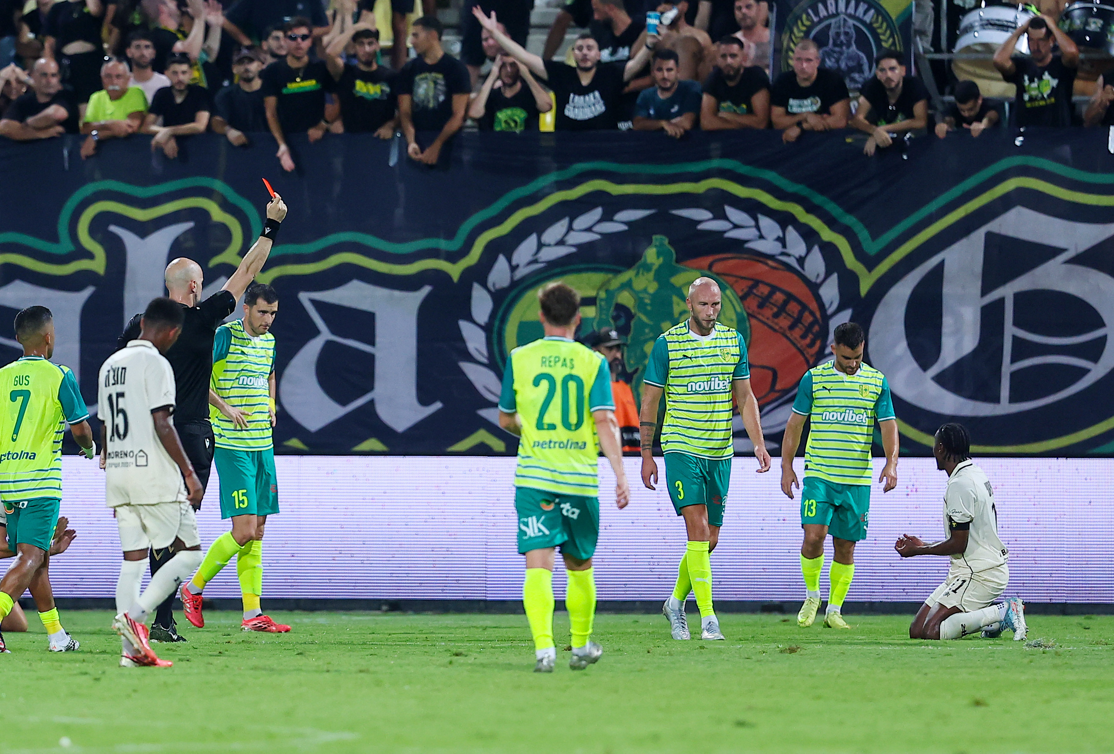 «Λύγισε» με δέκα η ΑΕΚ: Ήττα από την Μπεϊτάρ (0-1)