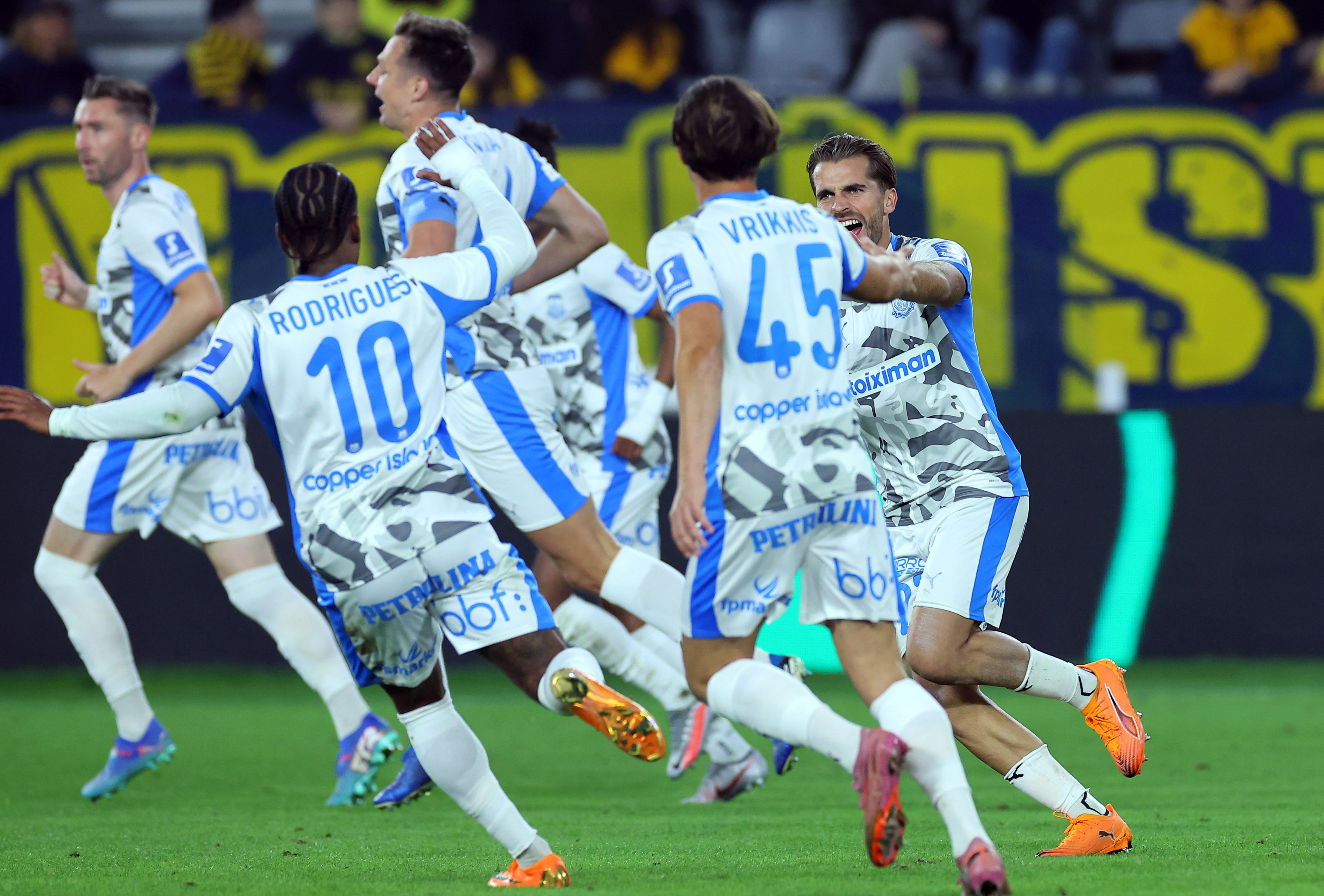 ΑΠΟΛΛΩΝΑΣ: Πάνω από τον Άρη που του έριξε τριάρα