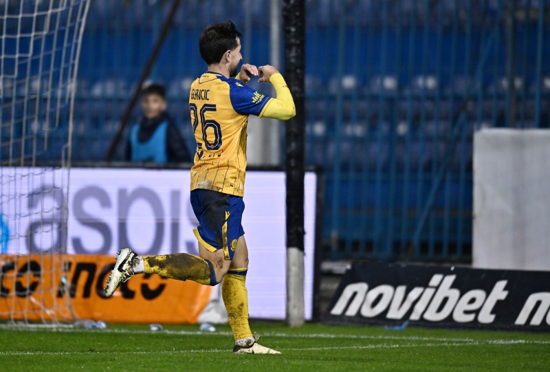 ΑΕΛ: Το σκηνικό με το... ΦΙΛΙ του Γκλάβτσιτς μετά το 1-3! (ΒΙΝΤΕΟ - ΦΩΤΟΓΡΑΦΙΕΣ)