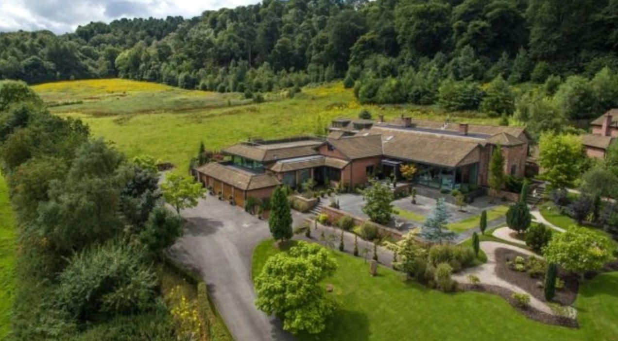 «Τύφλα να ‘χει του Κριστιάνο»: Ένας άλλος θρύλος του Μάντσεστερ έχει την πιο χλιδάτη βίλα 