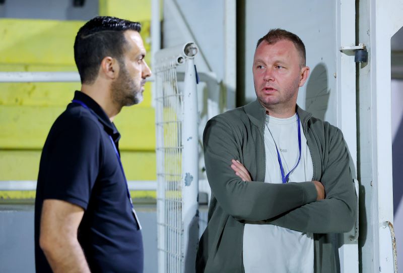 Το προσπαθεί ο «χωριανός» του, αλλά…