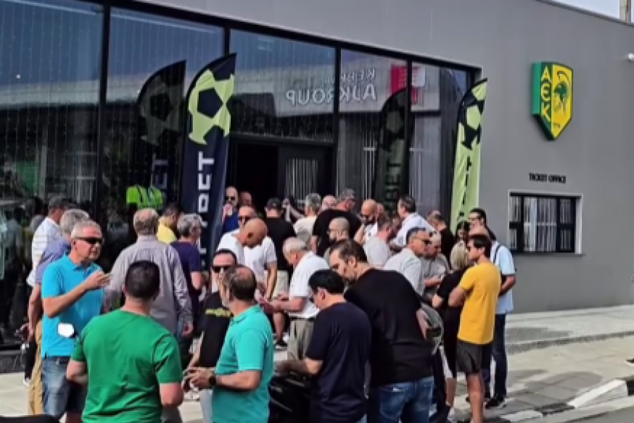 ΑΕΚ: Ουρές για τα εισιτήρια του τελικού (ΒΙΝΤΕΟ)